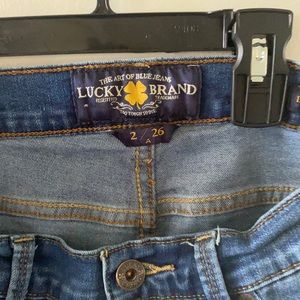 Women’s lucky jeans size 2 straight leg not boot cut!!!